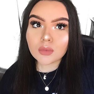 Meet your Posher, Julia